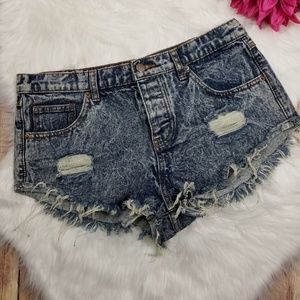 🌹Forever 21 Acid Wash Distressed Denim Shorts🌹